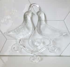 Kosta Boda - Blank glazen Raamhanger "Two birds in love" ontwerp Bertil Vallien verkocht voor € 10!