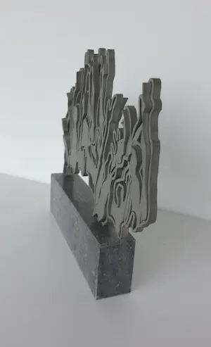 Linda Verkaaik - Beeld van metaal op hardstenen sokkel, The Wave kopen? Bied vanaf 250!