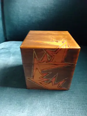 Conrad Fehn - Zeldzaam bewerkt houten theekistje kopen? Bied vanaf 75!