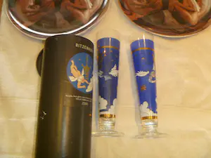 Nico Vrielink - laatste kans : 2 borden + 2 glazen met afbeeldingen van Nico kopen? Bied vanaf 1!