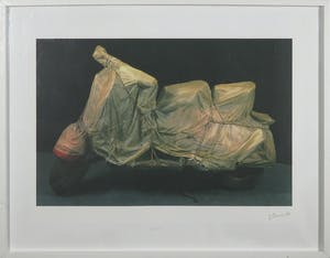Christo - Handgesigneerde offset litho, Wrapped Vespa - Ingelijst kopen? Bied vanaf 1!