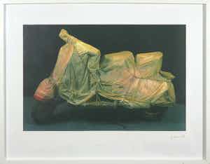 Christo - Handgesigneerde offset litho, Wrapped Vespa - Ingelijst verkocht voor € 1!