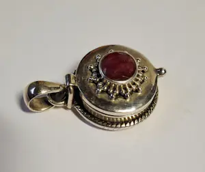 Nieuwe hanger facet geslepen Robijn edelsteen medaillon kopen? Bied vanaf 65!