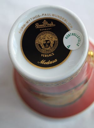 Gianni Versace - + Paul Wunderlich + Rosenthal , Kop en schotel, Medusa – Porselein kopen? Bied vanaf 50!