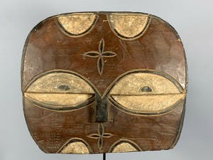 Teke - 180824 - Tribal used African Bateke mask - Congo. kopen? Bied vanaf 45!