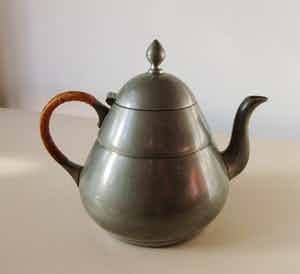 Art deco tinnen theepotje van Loch & Tollenaar uit Amsterdam verkocht voor € 1!