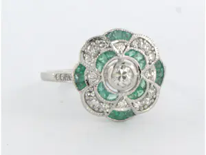 ART DECO STIJL - 14k gouden ring met smaragd en diamant - ringmaat 17.25(54) kopen? Bied vanaf 650!