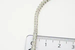 38- Chique 14 karaats wit-gouden dames tennis armband kopen? Bied vanaf 320!