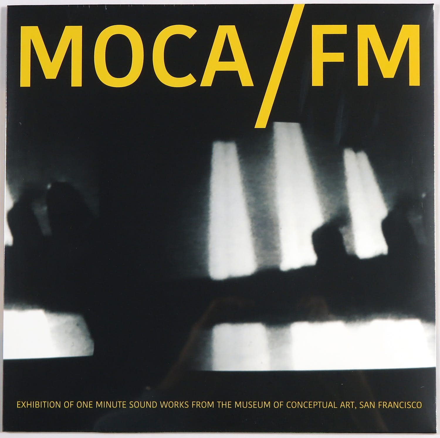 Various artists - MOCA/FM: Exhibition Of One Minute Soundworks From The Museum Of Conceptual Art, verkocht voor € 10!