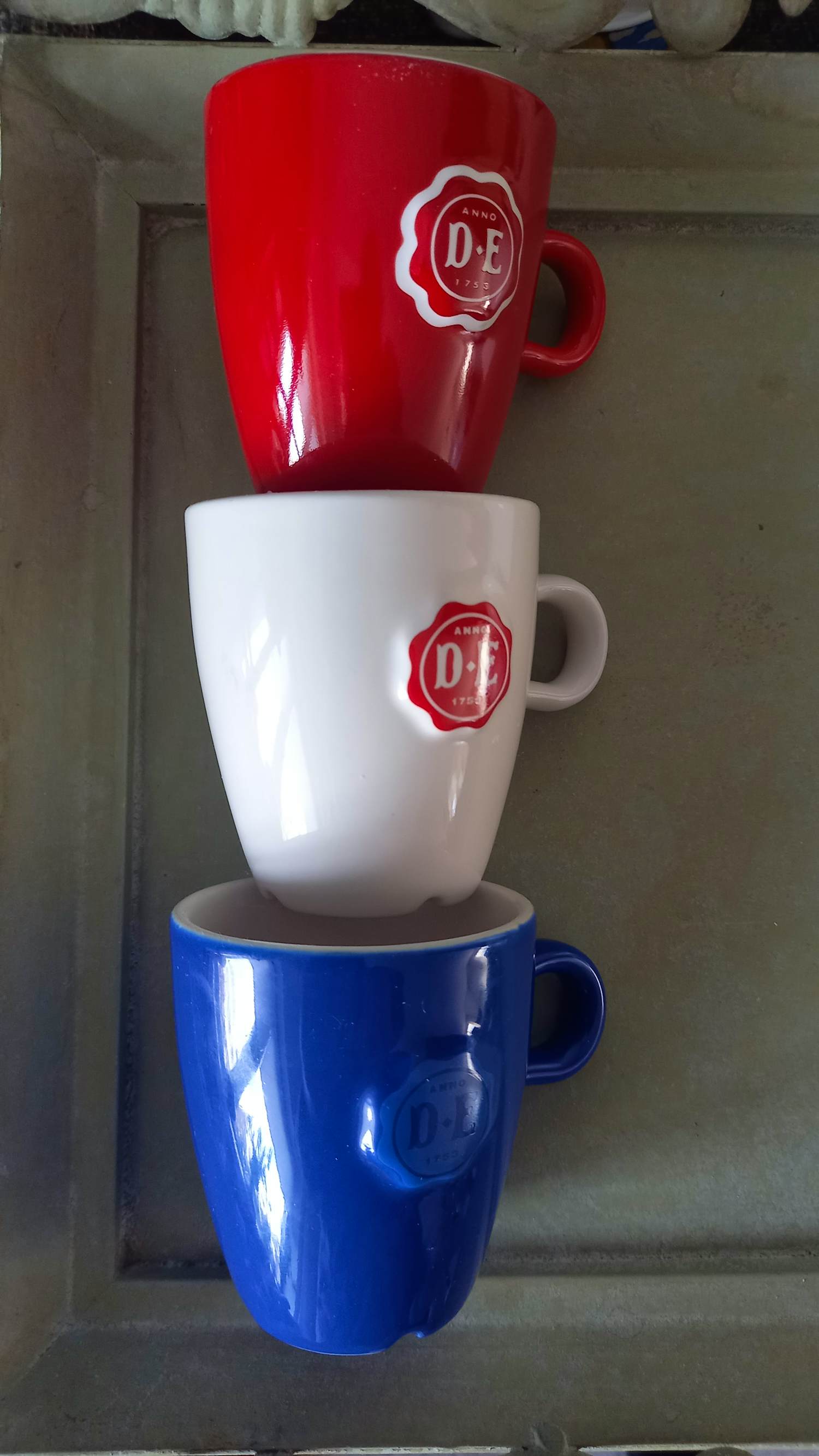 N.V. Porselein- en Tegelfabriek Mosa - Mokjes kopen? Bied vanaf 25!