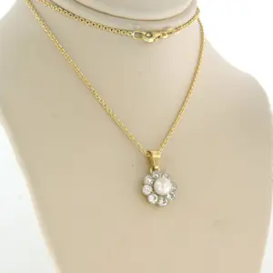 18k geelgouden collier met goud met platina hanger met parel en diamant kaufen? Bieten Sie von 900!