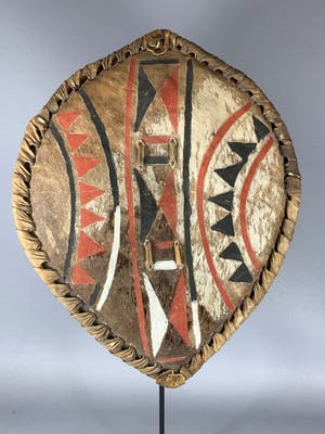 Dogon - Tribal used Masaai warrior's leather shield - Tanzania. kopen? Bied vanaf 85!