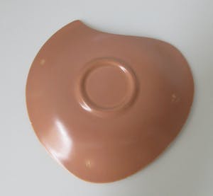 Potterie De Driehoek - Vier pastelkleurige platelen gebaksbordjes kopen? Bied vanaf 18!