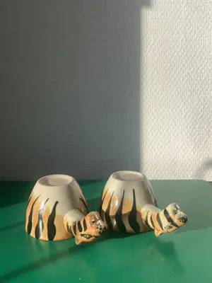 Niet of onleesbaar gesigneerd - Tijgerkopjes (espresso- of theekopjes) van Master Strong Stoneware kopen? Bied vanaf 1!
