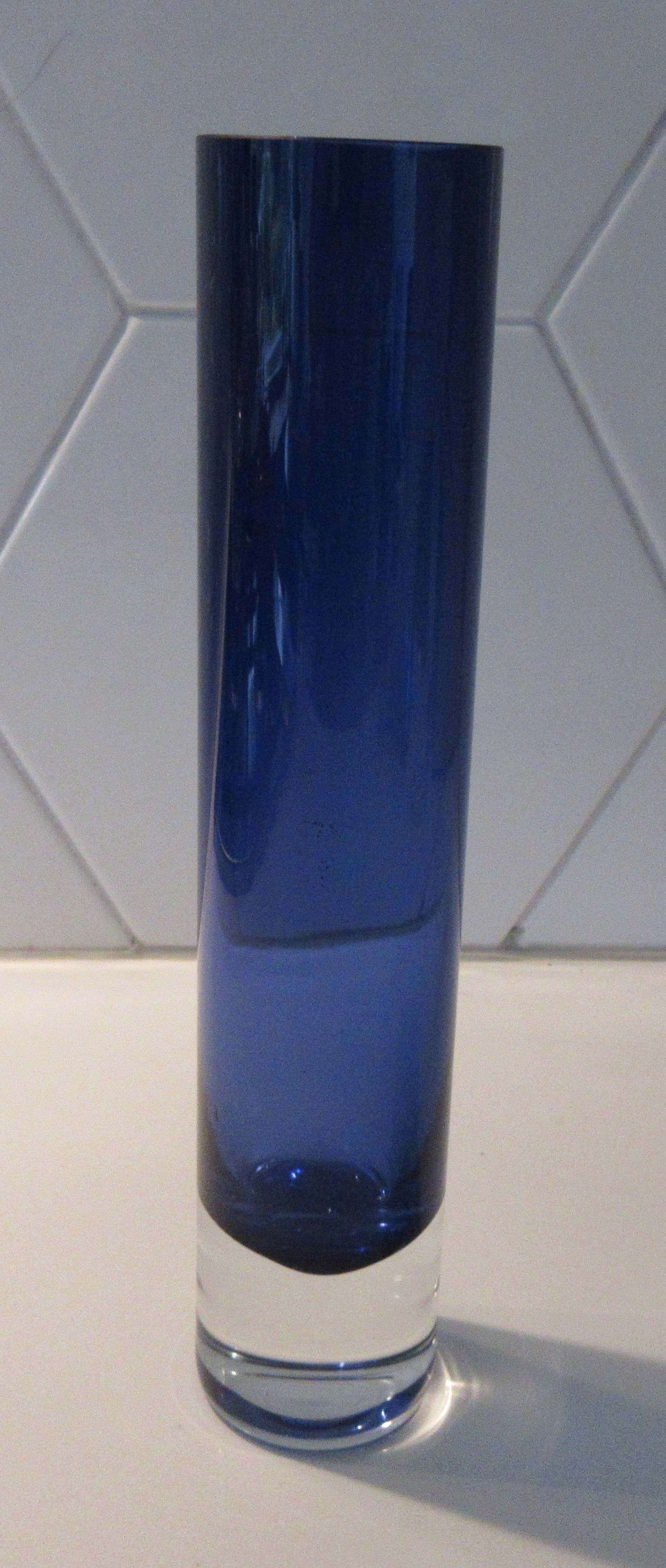 Niet of onleesbaar gesigneerd - Lot van 5 sixties glazen vaasjes kopen? Bied vanaf 1!