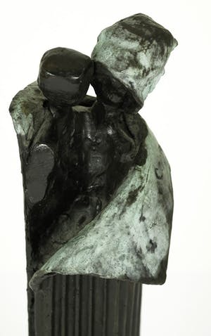 Renee van Leusden - Twee figuren in zuil 'Shelter' kopen? Bied vanaf 550!