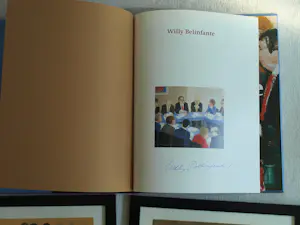 Willy Belinfante - 2 Ingelijste kleurenetsen , “Party” en “Bridge” , + een gesigneerd boek kopen? Bied vanaf 100!