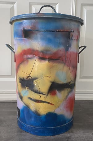 Herman Brood - Ijzeren vuilnisbak kopen? Bied vanaf 1000!