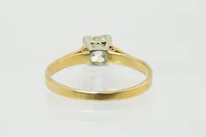 29- Antieke 18krt gouden solitair ring met 0.65ct oud slijpsel (O/si1) diamant kopen? Bied vanaf 370!