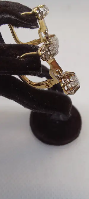 Gouden 18k oorbellen met diamanten ,toetsteen bij juwelier. kopen? Bied vanaf 350!
