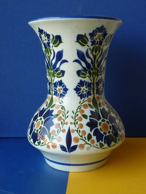 Societe Ceramique - Art Nouveau vaas met floraal polychroom decor kopen? Bied vanaf 13!