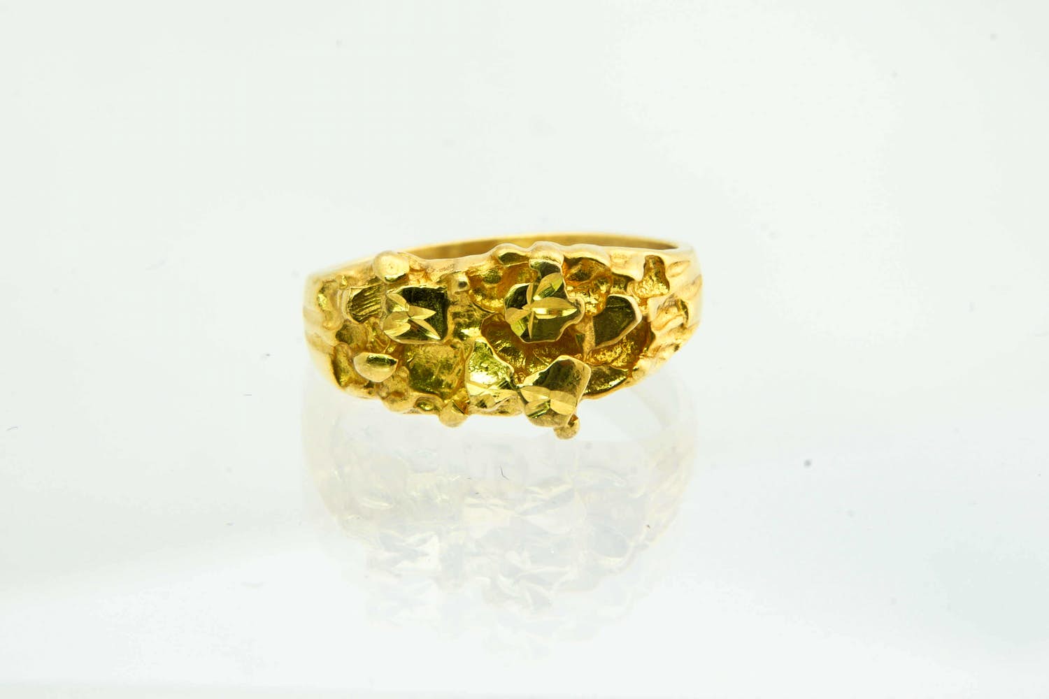 38 - Elegante Surinaamse 18 Krt geelgouden  unisex "Nugget" ring kopen? Bied vanaf 240!