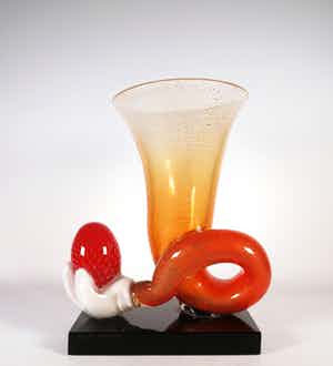 Michel van Overbeeke - Glas, Kelk met hand verkocht voor € 400!