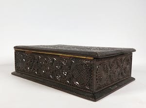 Niet of onleesbaar gesigneerd - Hout, Gesneden schrijfkistje kopen? Bied vanaf 1!