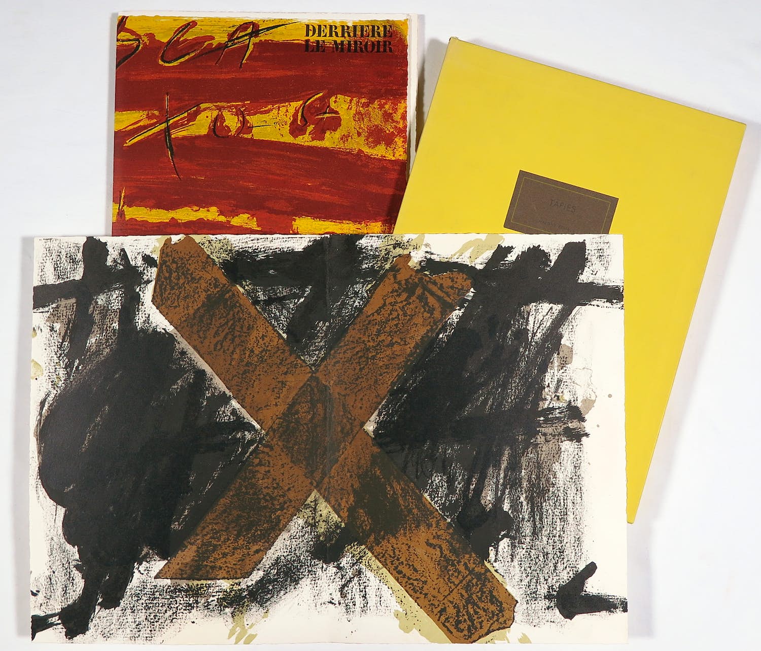 Antoni Tapies - Handgesigneerde en genummerde uitgave Derrière le miroir met originele litho's verkocht voor € 1!