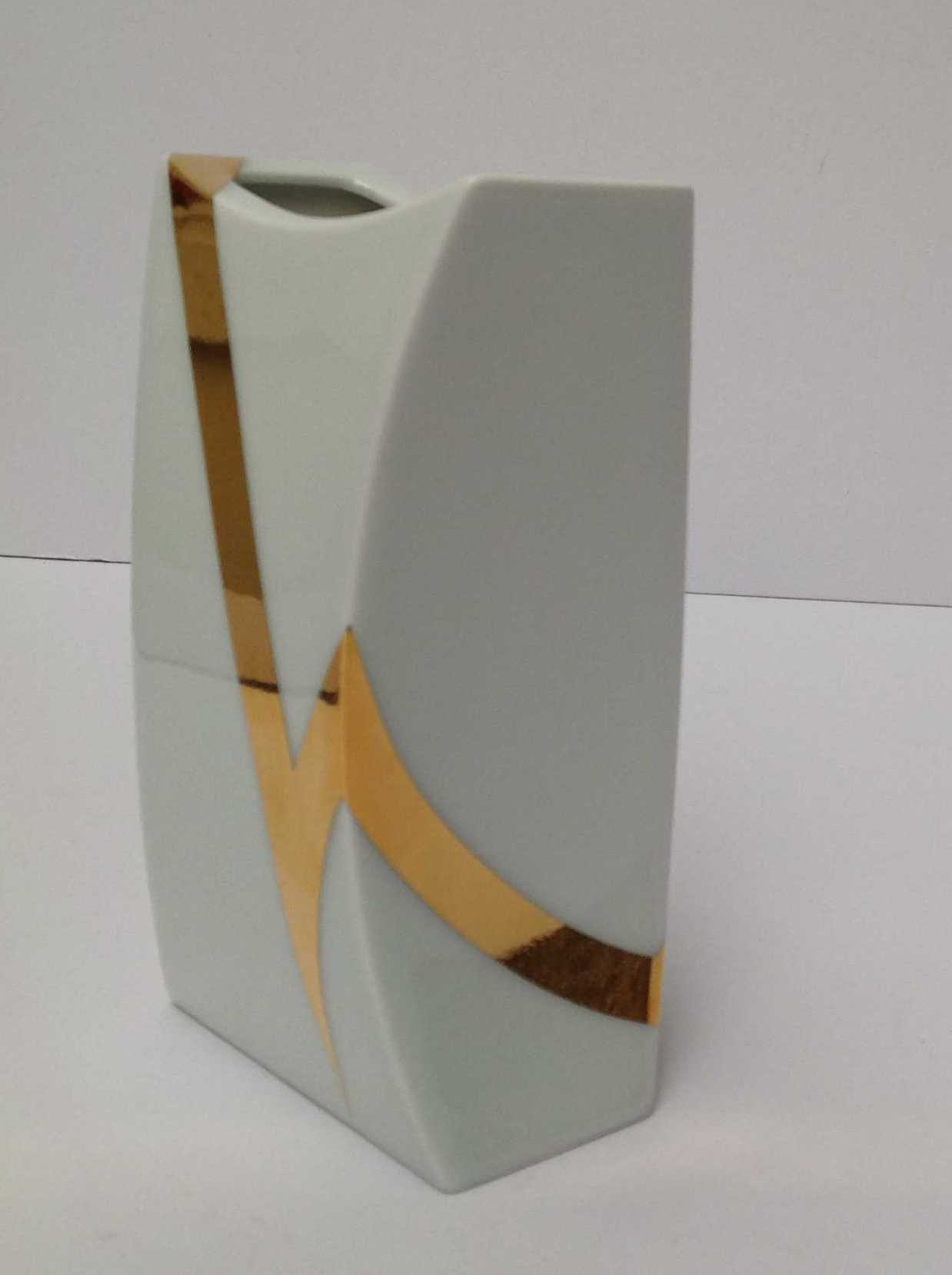 Jan van der Vaart - Prachtig vaasje, porselein Rosenthal, genummerd 3796/18 kopen? Bied vanaf 65!