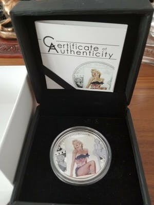 Curiosa - Cook Islands 2011 $5 MARILYN MONROE Silver Proof Coin with real Diamond!!! kopen? Bied vanaf 100!