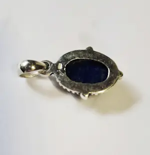 vintage Nieuwe zilveren ovale hanger lapis lazuli bewerkte rand kopen? Bied vanaf 65!
