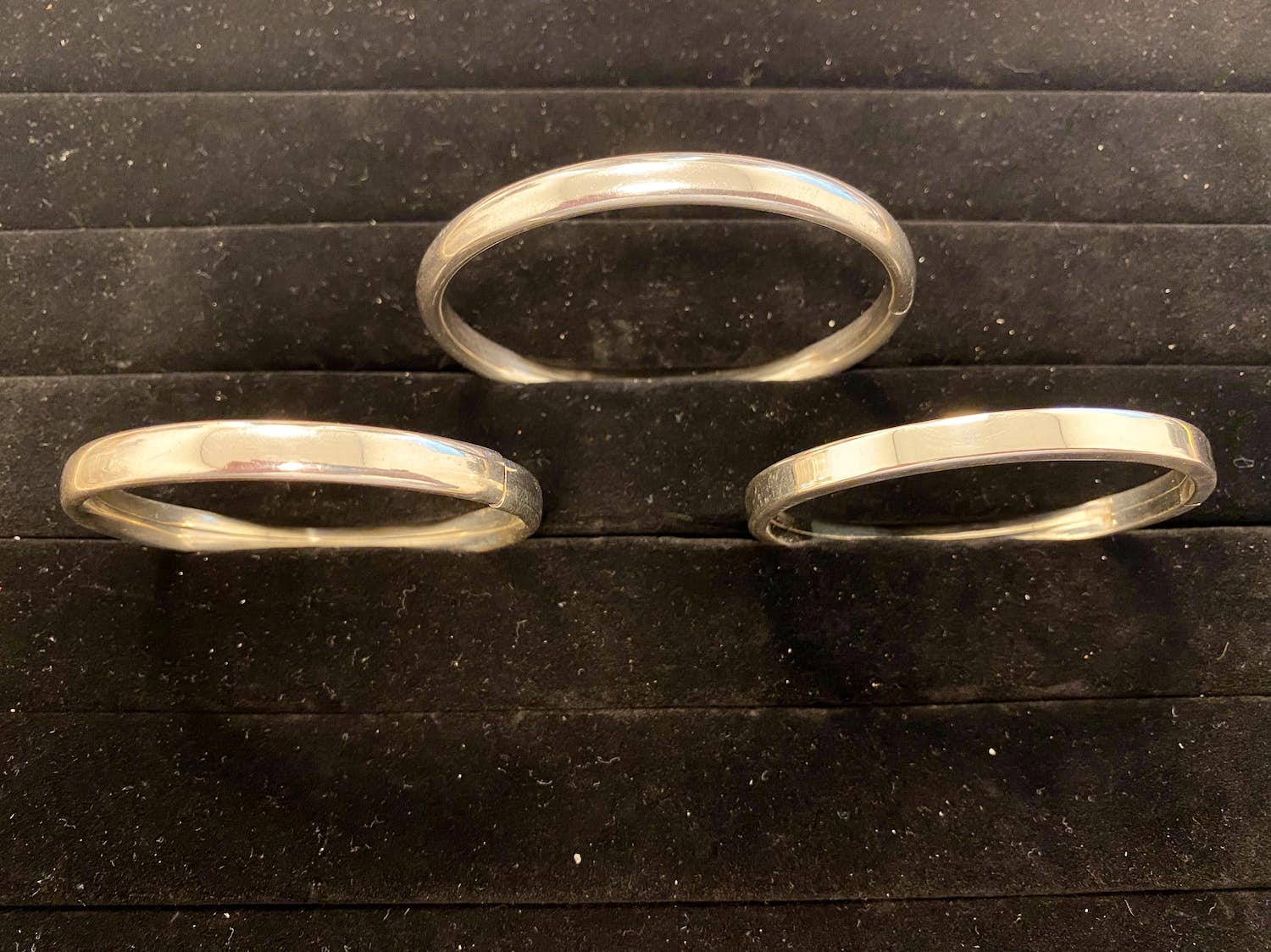 Lot van 3 Zilveren Slavenarmbanden kopen? Bied vanaf 45!