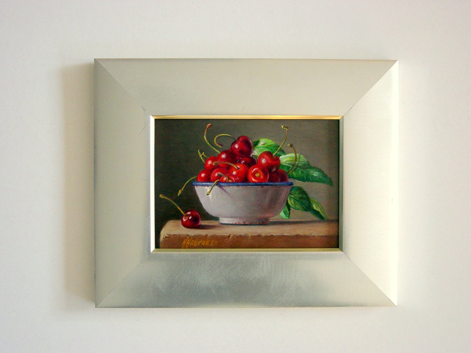 Hans Habraken - stilleven kersen in wit emaillen schaal verkocht voor € 275!
