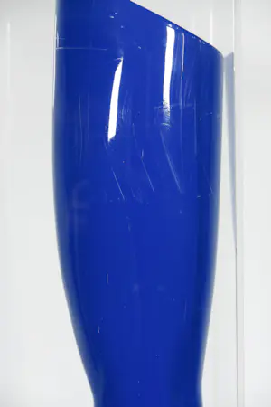 Judith Wiersema - Polyester sculptuur, Artificial leg kopen? Bied vanaf 600!