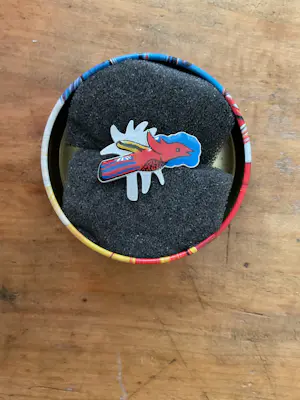 Corneille - Zilveren broche met emaille, in originele verpakking kaufen? Bieten Sie von 50!