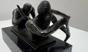 Corry Ammerlaan - Bronzen sculptuur | Aan het roeien kopen? Bied vanaf 20!