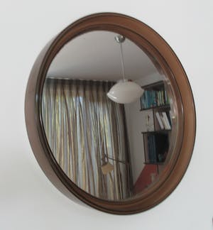 Niet of onleesbaar gesigneerd - Vintage smoked glass brown round mid century modern Space Age French plastic mir kopen? Bied vanaf 1!