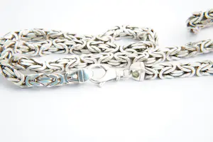 74- Lang (60cm) & massief 1e gehalte (925/1000) zilveren "Konings" ketting kopen? Bied vanaf 170!
