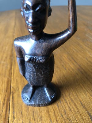 Niet of onleesbaar gesigneerd - Afrikaanse waterdrager kopen? Bied vanaf 1!