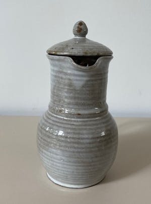 Willem Coenraad Brouwer - art deco aardewerken chocolade kannetje kopen? Bied vanaf 1!