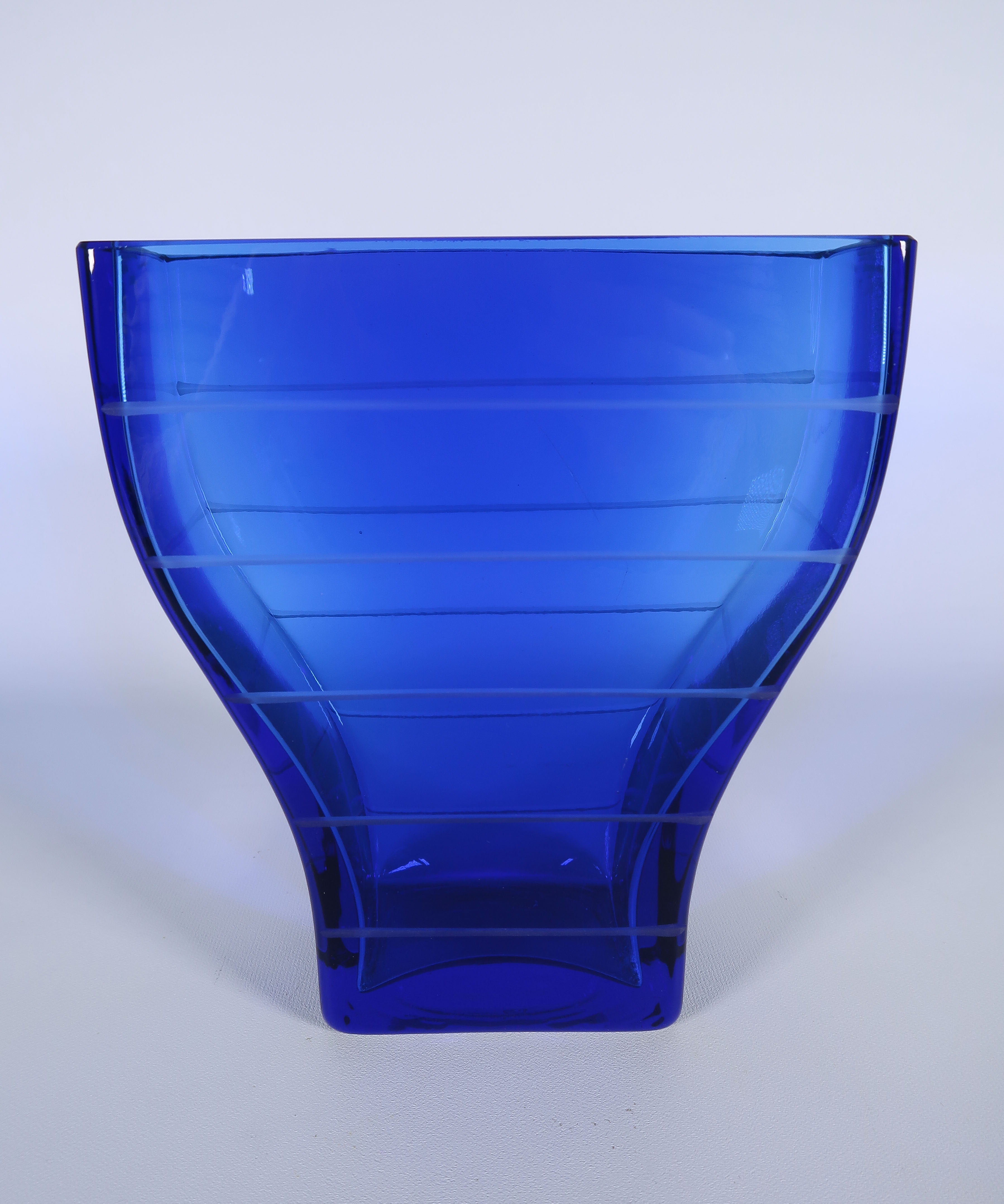 Margareta Hennix - Glas, Blauwe geslepen vaas Reijmyre kopen? Bied vanaf 20!