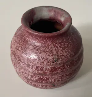 Mobach Keramiek - Rood ribbelvaasje kopen? Bied vanaf 25!