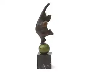 Yvonne Visser - Bronzen beeld op sokkel: "Olifant" vendu pour 626€ !