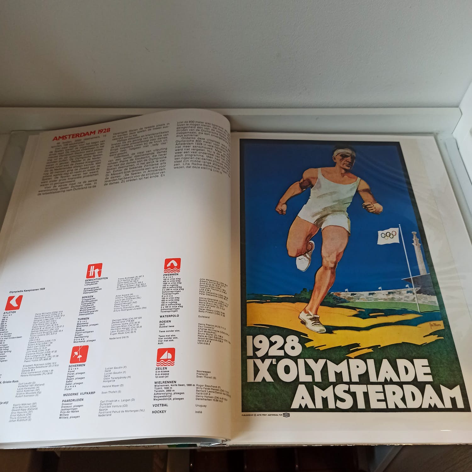 Niet of onleesbaar gesigneerd - De historie van de Olympische Spelen in 13 affiches - 1912-1972 kopen? Bied vanaf 1!