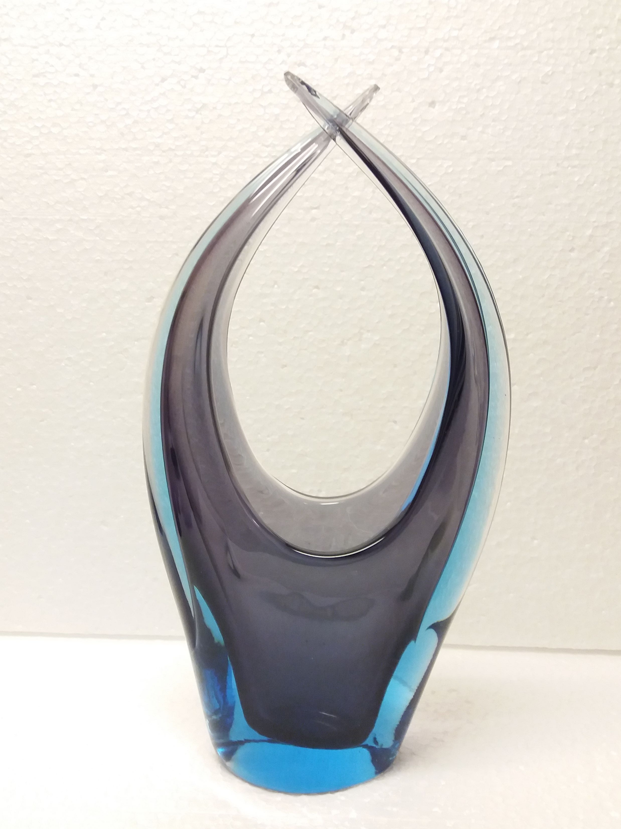 Niet of onleesbaar gesigneerd - Vintage blauwe glazen vaas Murano kopen? Bied vanaf 1!