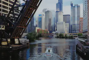 Arthur Martin - Fotografie, Bridge & Police Chicago 02 - Ingelijst kopen? Bied vanaf 60!