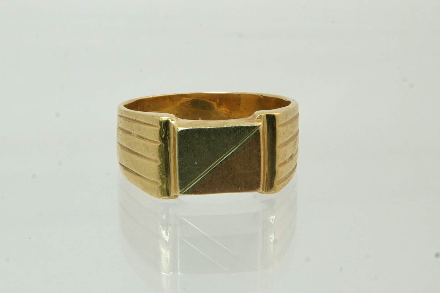 3- Vintage jaren 60/70 18 Krt bi-color gouden ring - zegel model kopen? Bied vanaf 350!