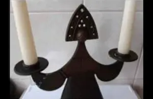 Niet of onleesbaar gesigneerd - Russische 2 armige kandelaar kokoshink kopen? Bied vanaf 1!