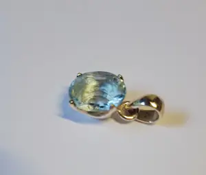 Nieuw zilveren hanger met 1 karaats briliantgeslepen topaas . kopen? Bied vanaf 85!